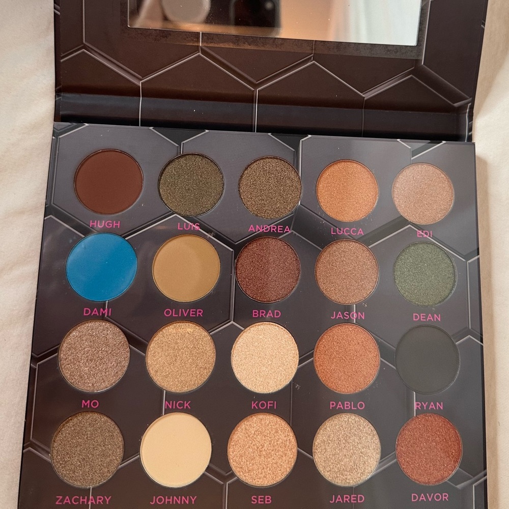 Bee Beauty London “Barbarella” New and Unused Eyeshadow Palette - Picture 2 of 4